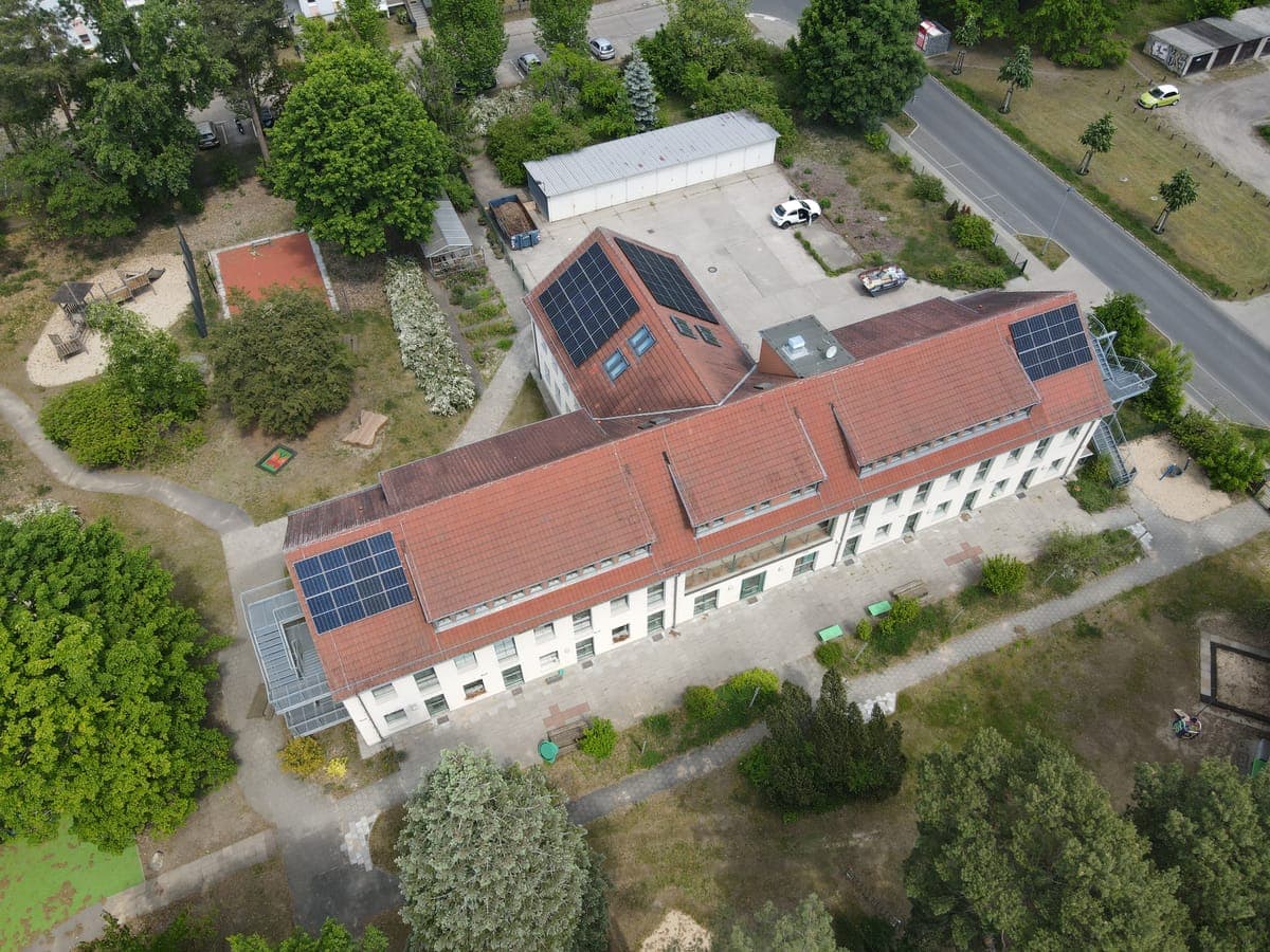 Kita Schmetterling – Seitenansicht